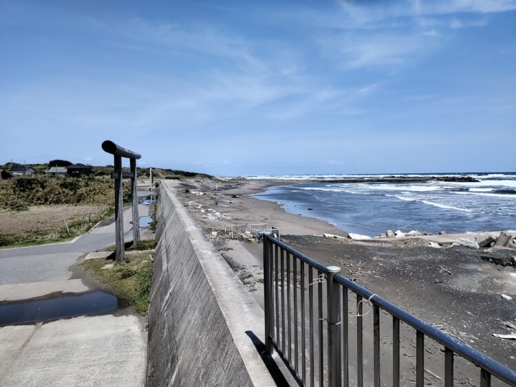 明石海岸と鹿島神宮の「東の一の鳥居」